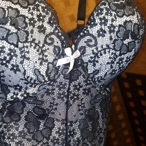 💞 Victoria's Secret Black Lace Bustier/Corset 36D NWOT - Picture 5 of 14